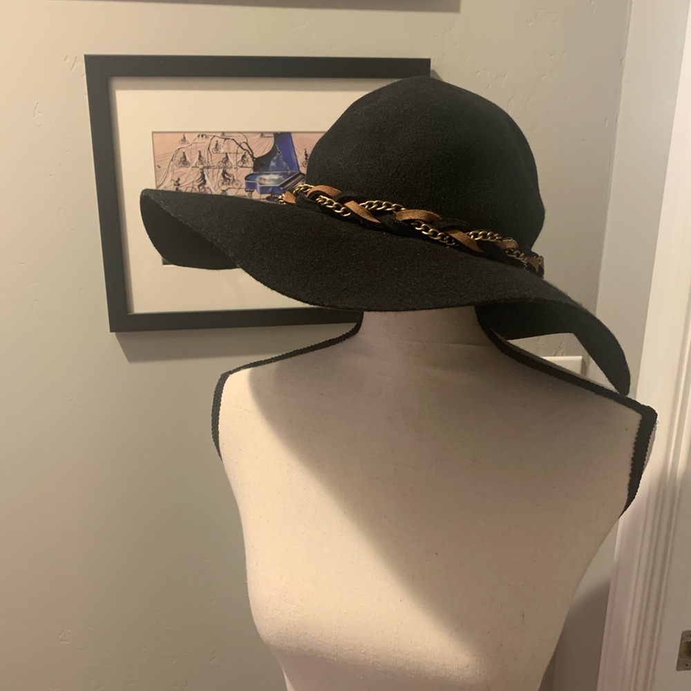 Saks Fifth Avenue sun hat